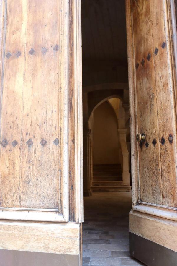 Uzes, Au Coeur Du Centre Medieval La Boussole D'Uzes, Appartement De Caractere Du XVII -Eme Siecle Eksteriør bilde